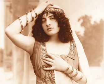 Rosa Raisa de eerste Turandot in 1926 aan  de Scala van Milaan.Foto uit 