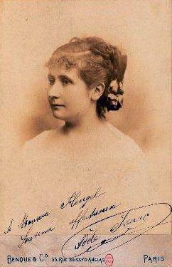 Adèle Isaac de sopraan die in 1881 bij de première de drie vrouwelijke hoofdrollen zong.