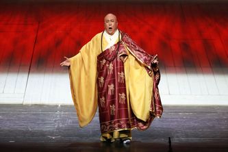 Hao Jiang Tian als boedistische Monnik in de opera 